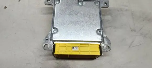 Mercedes-Benz C W204 Airbag control unit/module 5WK44739 A2049012704