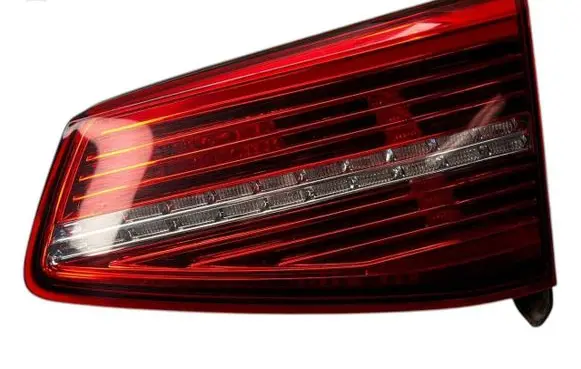 Volkswagen PASSAT B8 Tailgate rear/tail lights 3G9945308E 81450221