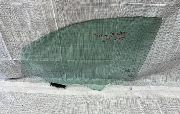Hyundai Tucson TL Front door window glass four-door 2019R