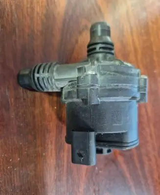 BMW 5 G30 G31 Electric auxiliary coolant/water pump 6834923