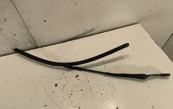 Mercedes-Benz E W211 Front wiper blade arm A2118201144