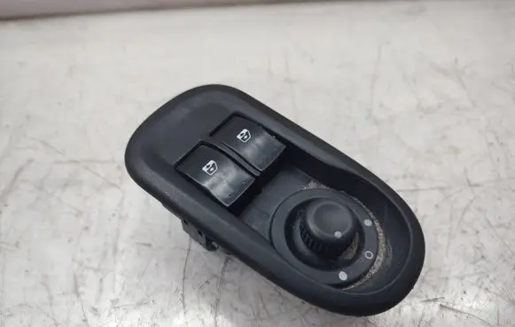 Opel Movano B Electric window control switch