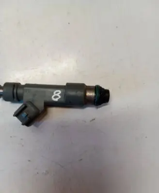 Volvo XC90 Fuel injector 8653608