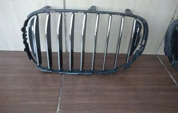 BMW 7 G11 G12 Front bumper upper radiator grill 18715610 9720502