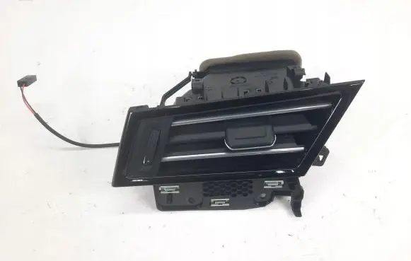 Volkswagen PASSAT B8 Dashboard side air vent grill/cover trim 3G1819701