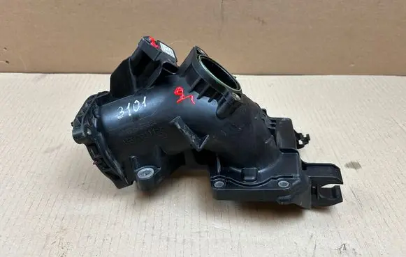 Mercedes-Benz CLA C117 X117 W117 Air intake duct part A6510901128