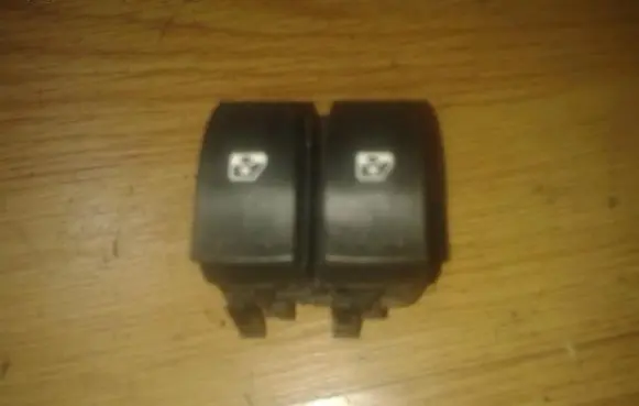 Renault Laguna II Electric window control switch 016983a