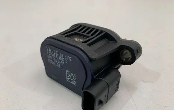 Audi A5 Camshaft vanos timing valve 06M906048F