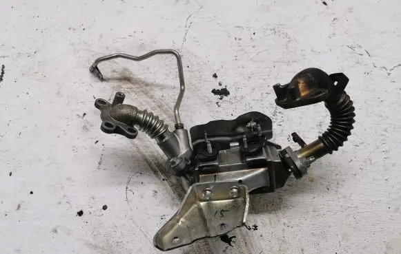 Nissan Qashqai EGR valve cooler 220500-0040