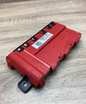 BMW 5 G30 G31 G38 Battery relay fuse 9353742 935374202