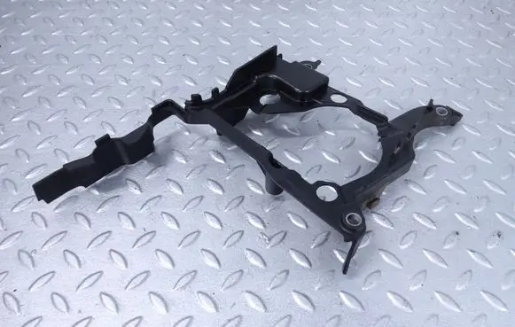 Mercedes-Benz A W177 other engine part 135020211 135020211R
