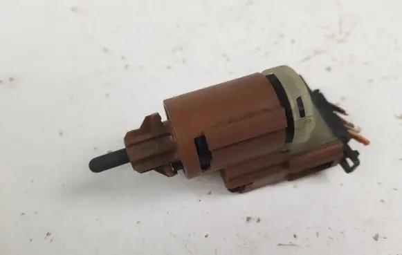 Audi A6 S6 C5 4B Brake pedal sensor switch 3B0945511D