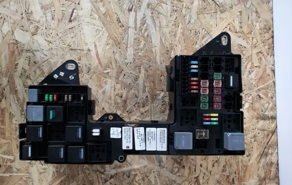 Jaguar XF Fuse box set 5605002310 8X2T14290TD