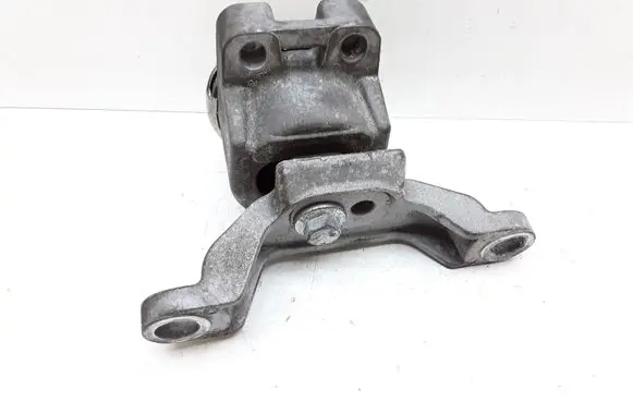 Volvo V70 Engine mount bracket 31269071 6G916F012