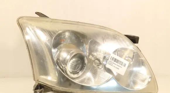 Toyota Avensis T250 Headlight/headlamp 0543