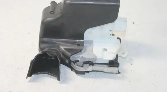 Audi A3 S3 8V Front door lock
