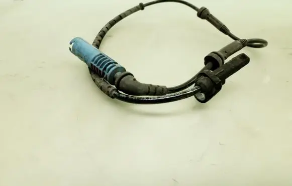 BMW 6 E63 E64 ABS rear brake sensor 6908705 611269087059