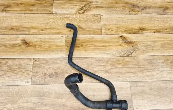 Audi A4 S4 B5 8D Engine coolant pipe/hose 8D0121055G