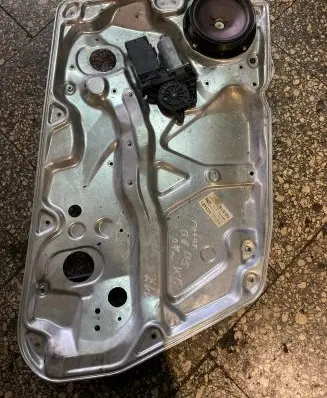 Volkswagen PASSAT B5 Front window lifting mechanism without motor 3B4037755A