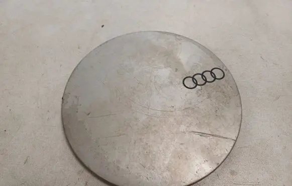 Audi 200 Wheel nut cap/cover 447601165