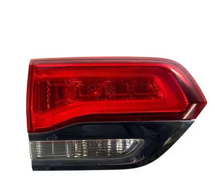 Jeep Grand Cherokee Tailgate rear/tail lights 68110047AC P68110047AC