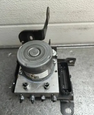 Peugeot 5008 ABS Pump 9845080780 87DNFK122357