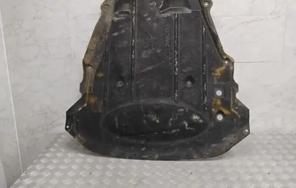 Nissan Leaf II (ZE1) Engine splash shield/under tray 