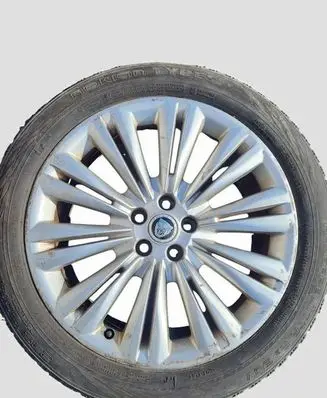 Jaguar XF X250 R19 alloy rim