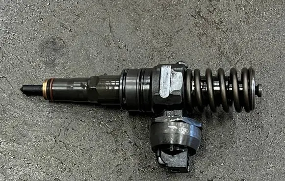 Skoda Octavia Mk2 (1Z) Fuel injector 038130073AG 041472021