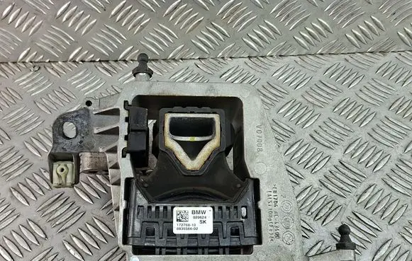 BMW X2 F39 Engine mount bracket 17276810