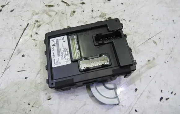 Nissan Juke I F15 Other control units/modules 284B11KB0C