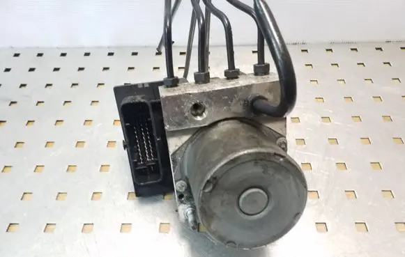 Audi A4 S4 B7 8E 8H ABS Pump 8E0614517AK 8E0910517D012