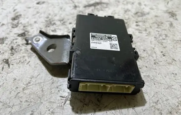 Toyota Avensis T270 Other control units/modules 8969005040 MB1028500060