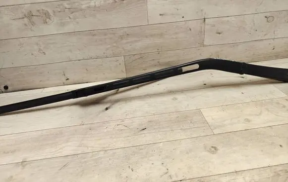 Mercedes-Benz C W203 Front wiper blade arm A231180437 A2038202544