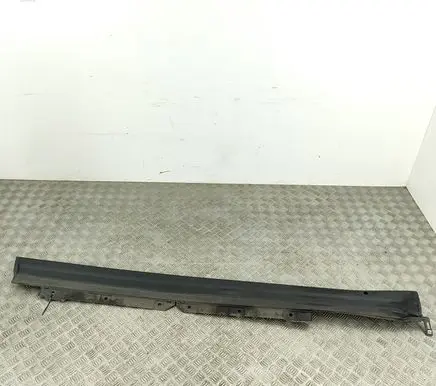 Toyota bZ4X Sill 7586042040