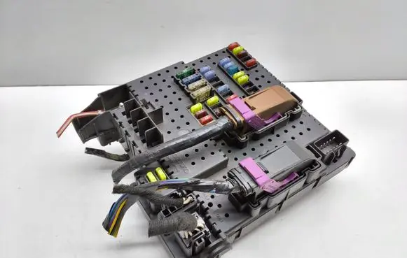 Volvo XC90 Fuse module 30728512