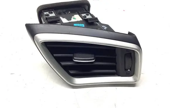 Nissan Qashqai Dashboard side air vent grill/cover trim 687604EA0A 687604EH0A