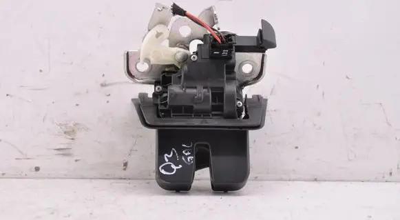Audi Q3 8U Tailgate/trunk/boot lock/catch/latch 8U0827520