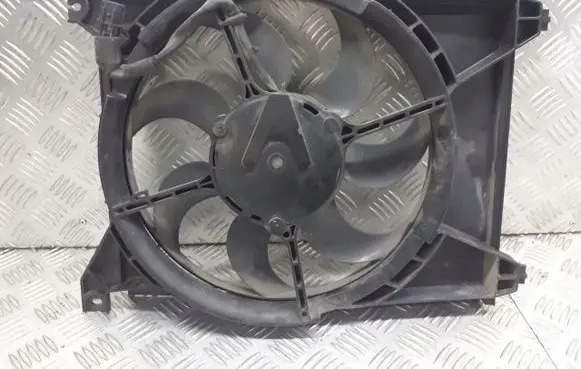 Hyundai Trajet Electric radiator cooling fan 4569631