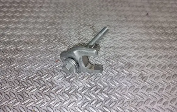 Opel Movano B Fuel Injector clamp holder 166507700R