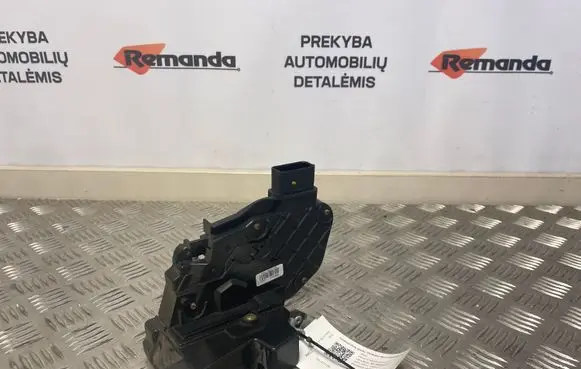 Ford Focus C-MAX Front door lock 240015103