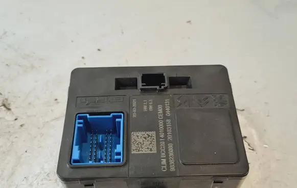 Peugeot 208 Other control units/modules 9836236080 0440131 2014010000
