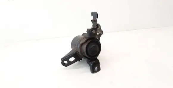 Toyota Verso Engine mount bracket