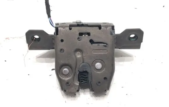 Opel Astra J Tailgate exterior lock 13581023