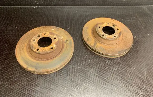 Volkswagen Touareg I Front brake disc 