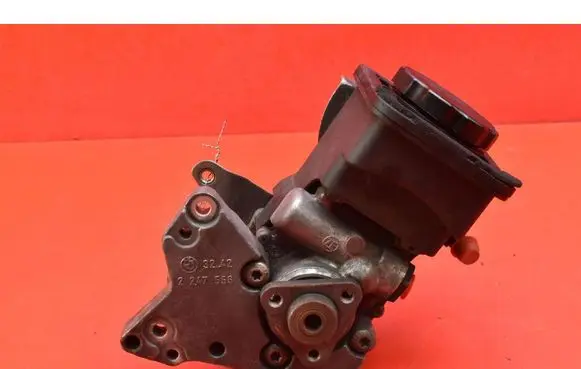 BMW X3 E83 Power steering pump 91208