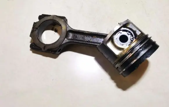 Alfa Romeo 156 Piston with connecting rod