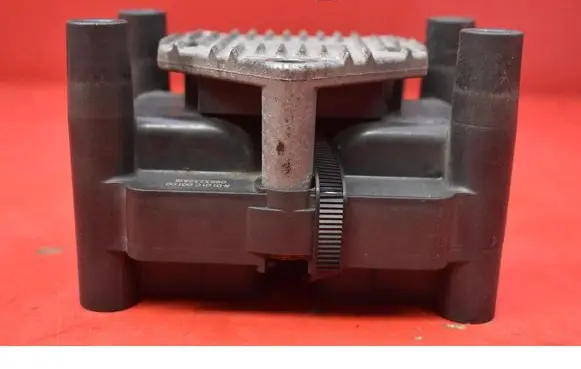 Volkswagen Golf V High voltage ignition coil U2003
