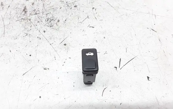 KIA Sportage Tailgate opening switch 