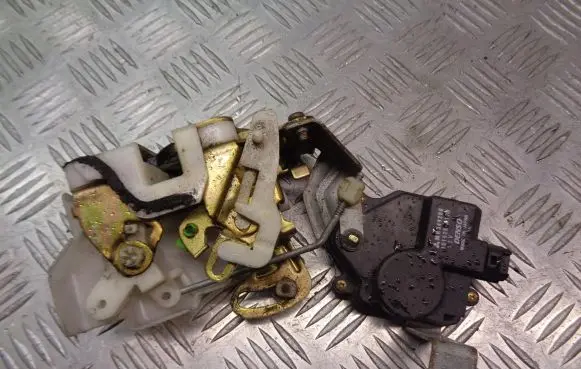 Mitsubishi Pajero Pinin Rear door lock